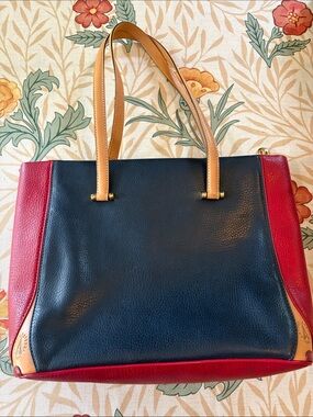 La Tour Eiffel Colorblock Shoulder Tote